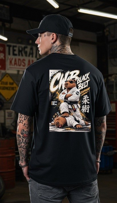 Camiseta oficial com a estampa da capivara nas costas